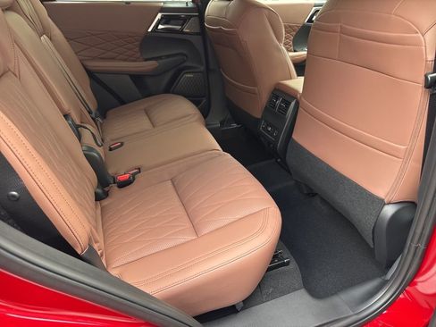 New 2025 Mitsubishi Outlander SEL image 30