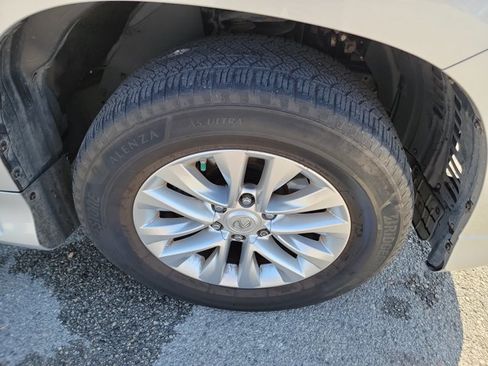 Used 2014 Lexus GX 460 w/ Premium Package AWD/4WD image 10