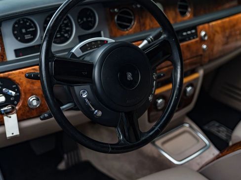 Used 2004 Rolls-Royce Phantom Sedan RWD image 18