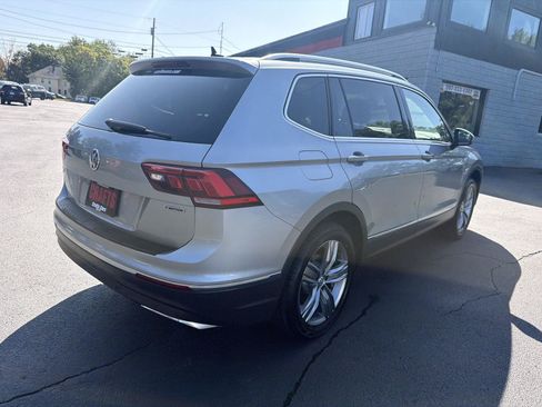 Used 2021 Volkswagen Tiguan SEL w/ 3rd Row Seat Package AWD/4WD image 5