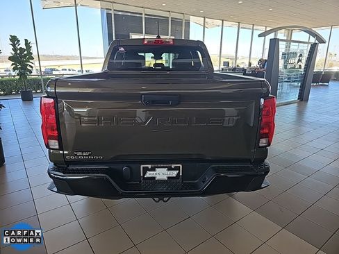 Used 2023 Chevrolet Colorado W/T image 5