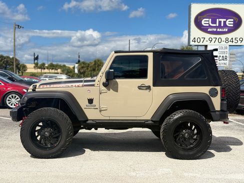 Used 2018 Jeep Wrangler Rubicon image 2