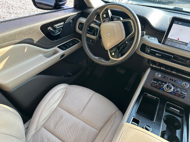 Used 2020 Lincoln Aviator Reserve w/ Elements Package Plus AWD/4WD image 22