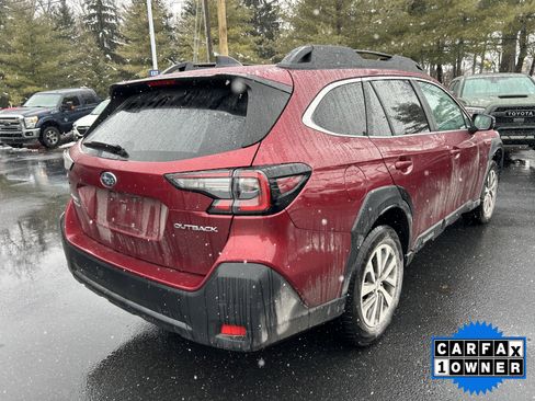 Used 2023 Subaru Outback Premium image 3
