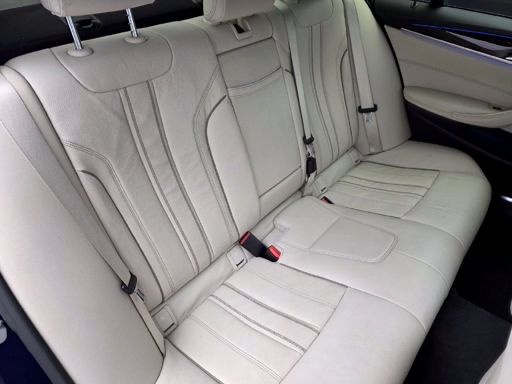Used 2019 BMW 540i w/ M Sport Package RWD image 26