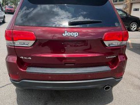 Used 2017 Jeep Grand Cherokee Laredo w/ Quick Order Package 23E AWD/4WD image 3