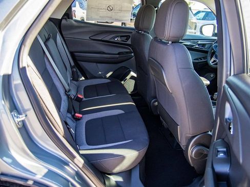 New 2025 Chevrolet TrailBlazer LT w/ Convenience Package FWD image 15