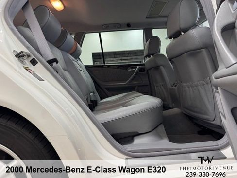 Used 2000 Mercedes-Benz E 320 4MATIC Wagon image 29