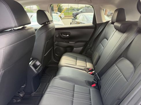Used 2025 Honda HR-V EX-L image 10