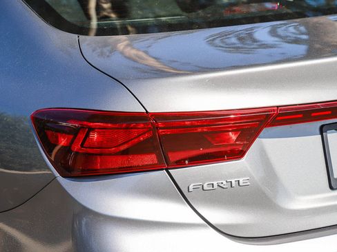 Used 2023 Kia Forte LXS FWD image 8