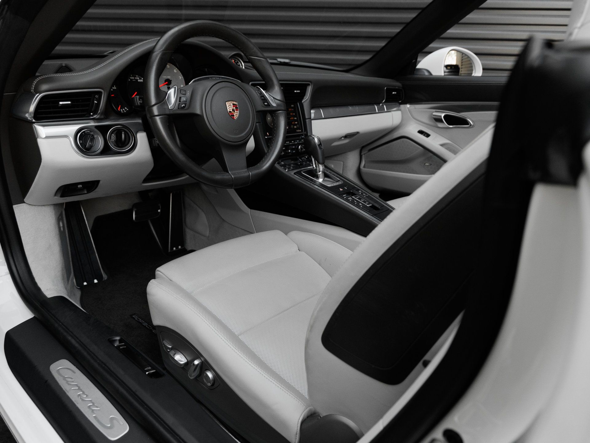 Used 2012 Porsche 911 Carrera S RWD image 4