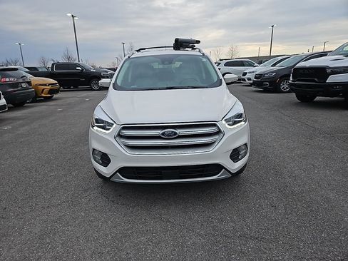 Used 2019 Ford Escape Titanium image 2