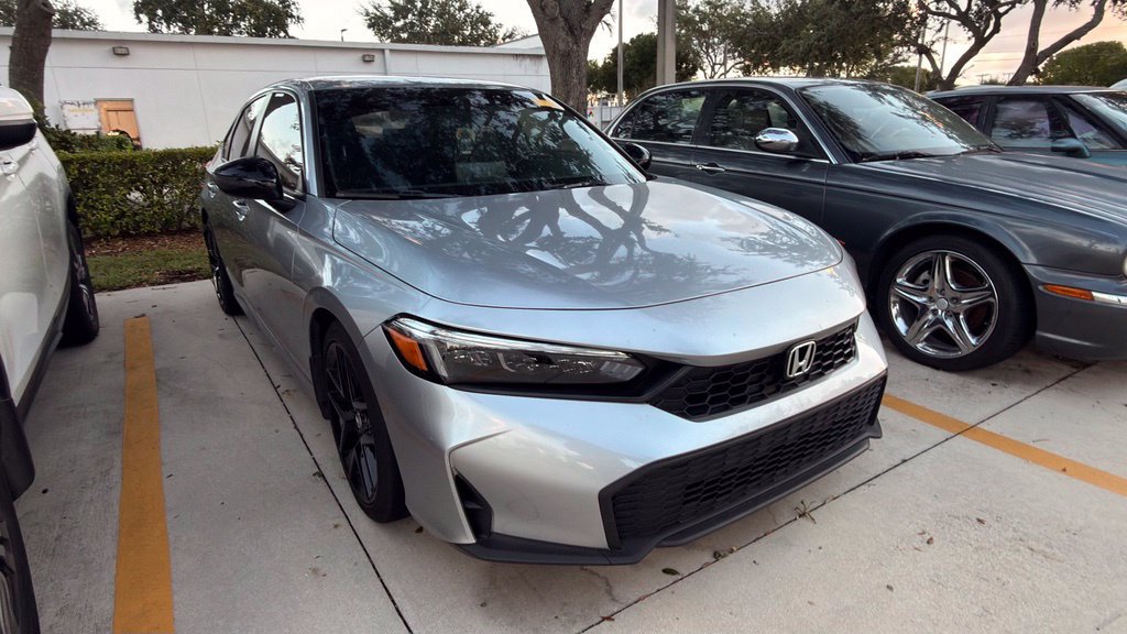 Used 2025 Honda Civic Sport image 4
