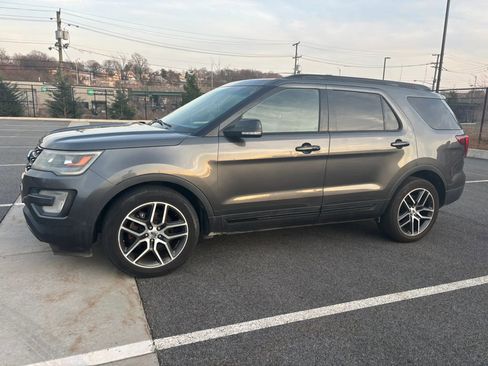 Used 2016 Ford Explorer Sport w/ Equipment Group 401A AWD/4WD image 3