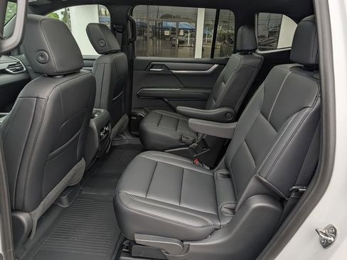 New 2026 GMC Acadia Elevation FWD image 27
