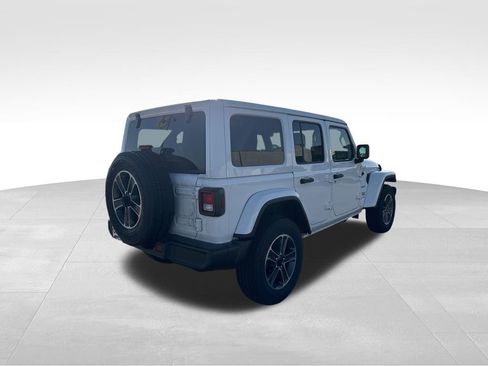 Used 2023 Jeep Wrangler Sahara image 9