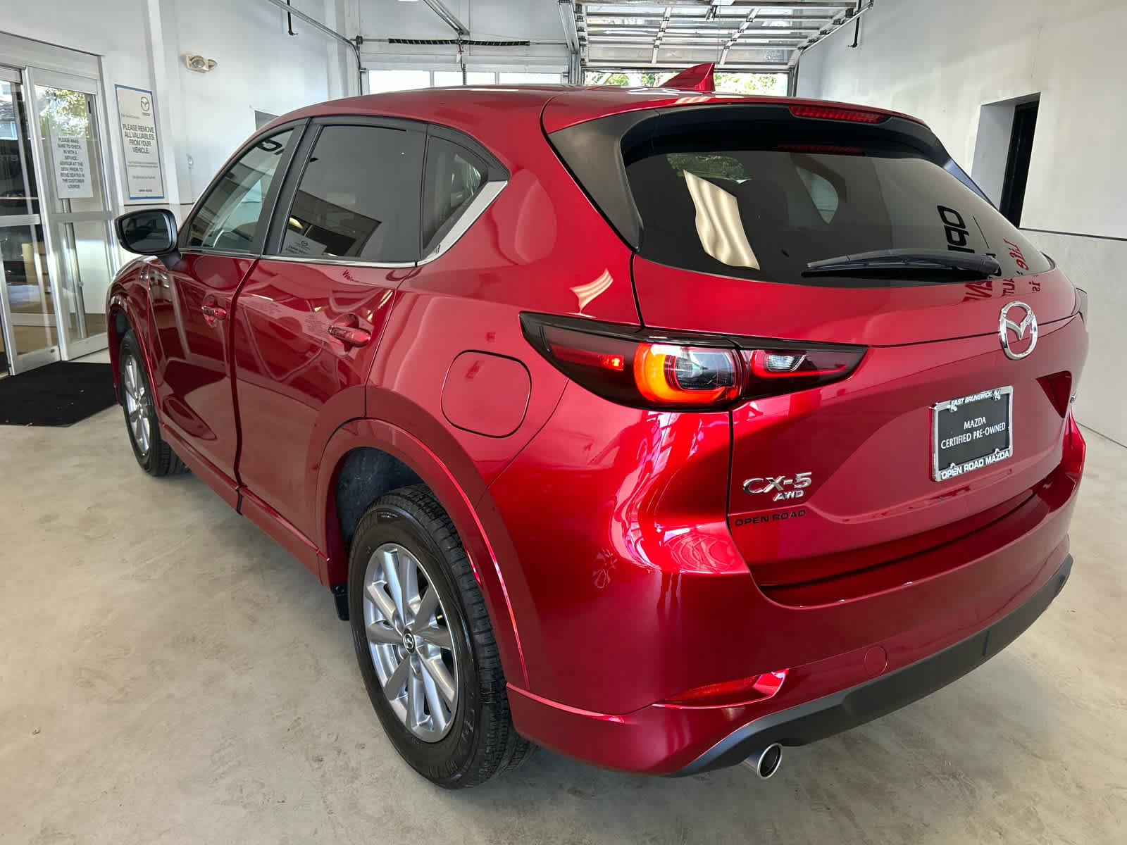 Certified 2024 MAZDA CX-5 AWD 2.5 S w/ Preferred Package image 3