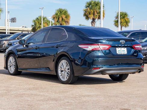 Used 2018 Toyota Camry L image 4