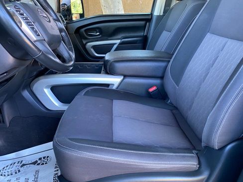 Used 2024 Nissan Titan SV w/ SV Convenience Package AWD/4WD image 21