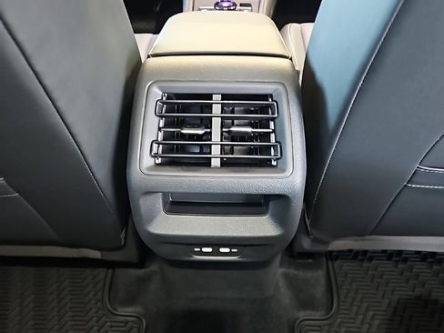 New 2026 Volkswagen Tiguan SE image 18