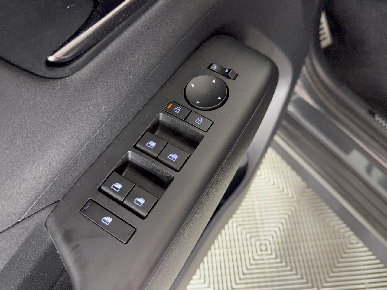 Used 2025 Hyundai Kona N Line S FWD image 15