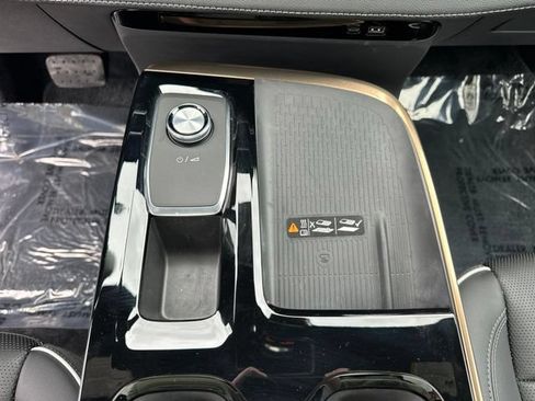 Used 2025 Buick Enclave Avenir w/ Super Cruise Package AWD/4WD image 17