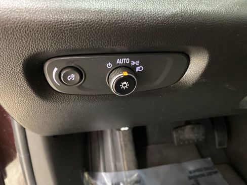 Used 2023 Chevrolet Traverse LT w/ LT Premium Package image 39