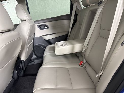 Used 2023 Nissan Rogue SL w/ SL Premium Package image 24