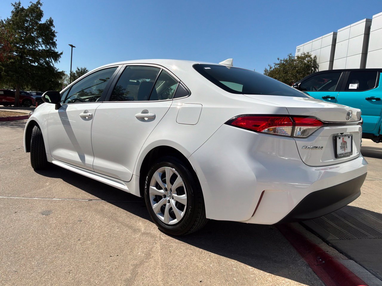 Used 2026 Toyota Corolla LE FWD image 8