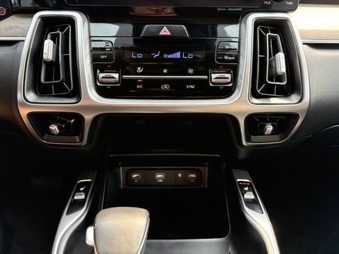 Certified 2023 Kia Sorento X-Line EX AWD/4WD image 31