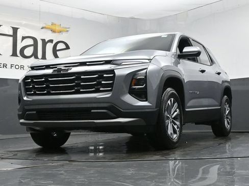 New 2026 Chevrolet Equinox LT w/ Convenience Package II FWD image 4