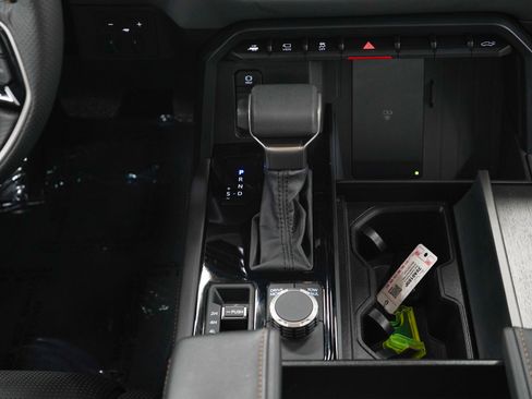 Used 2026 Toyota Tundra Capstone AWD/4WD image 17
