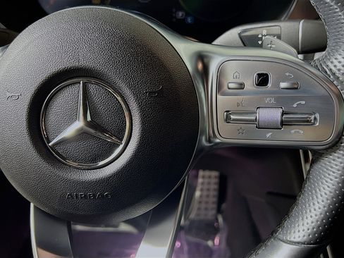 Used 2022 Mercedes-Benz GLC 300 image 20