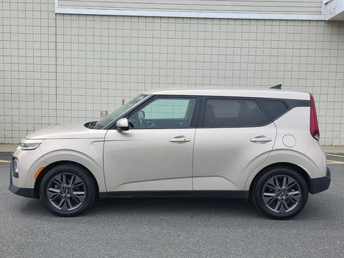 Used 2020 Kia Soul EX FWD image 4