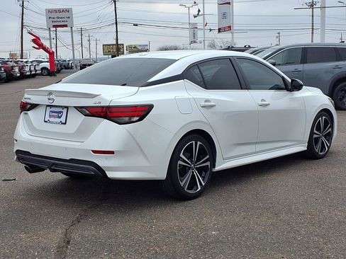 Used 2023 Nissan Sentra SR w/ Trunk Package image 7
