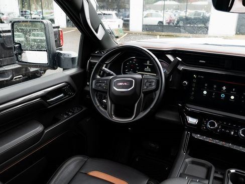 Used 2024 GMC Sierra 2500 AT4 w/ Technology Package image 8