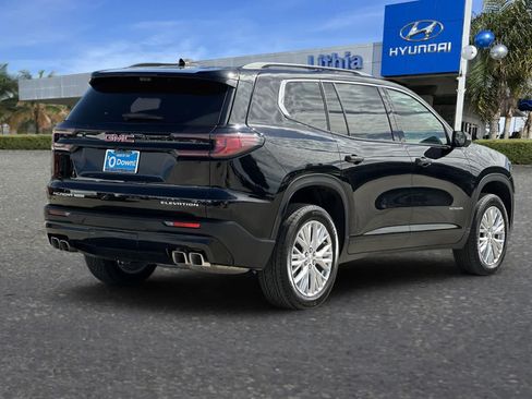 Used 2026 GMC Acadia Elevation w/ Elevation Premium Package AWD/4WD image 3