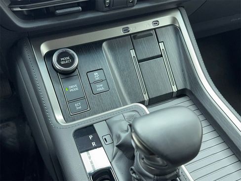 Used 2024 Lexus GX 550 image 32