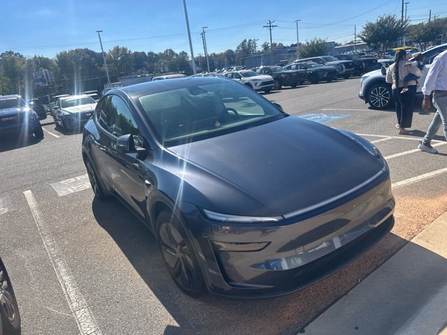 Used 2026 Tesla Model Y Long Range AWD/4WD image 1