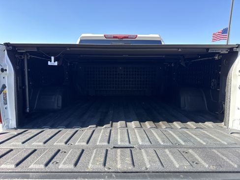 Used 2025 Chevrolet Silverado 1500 High Country image 35