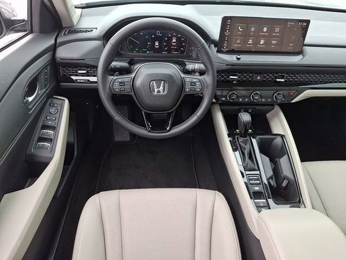 Used 2025 Honda Accord EX-L image 11