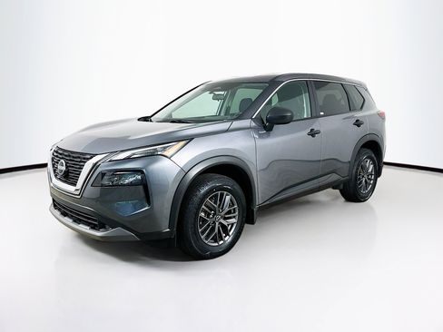 Used 2023 Nissan Rogue S image 3