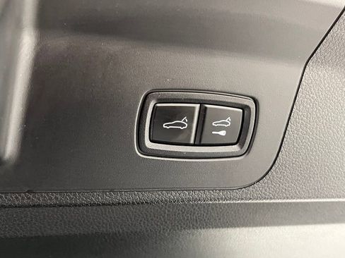 Used 2023 Porsche Panamera image 45