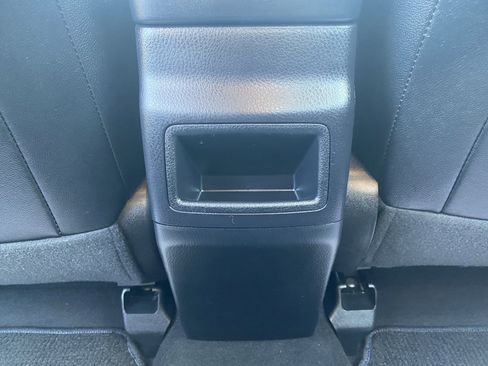 Used 2018 Toyota Corolla SE image 21