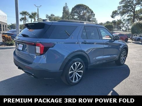 Used 2025 Ford Explorer ST-Line w/ Premium Package image 6