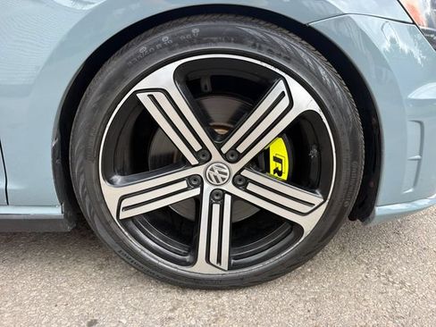 Used 2016 Volkswagen Golf R 4-Door AWD/4WD image 28