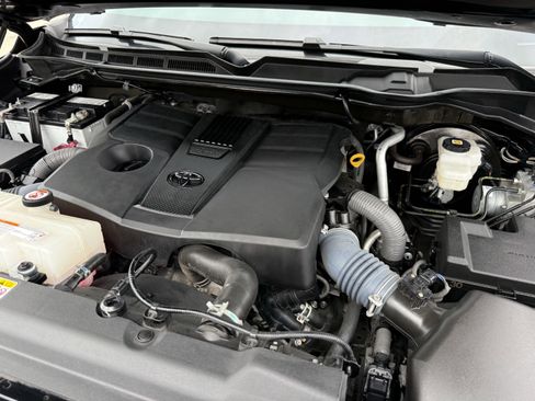 Used 2023 Toyota Tundra Platinum image 33