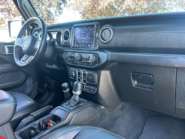 Used 2023 Jeep Wrangler Unlimited Sahara w/ Cold Weather Group AWD/4WD image 34