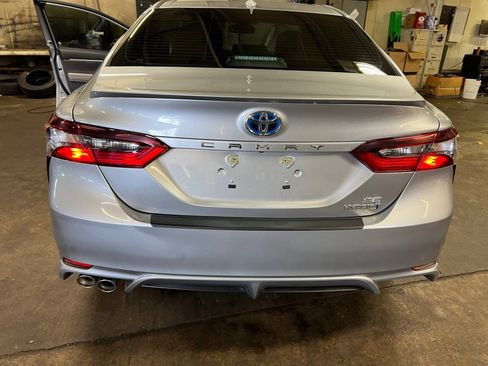 Used 2023 Toyota Camry SE w/ Cold Weather Package image 18