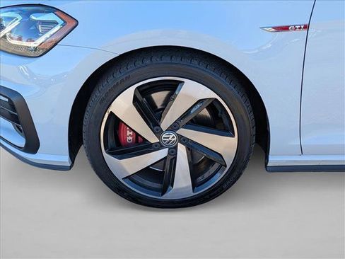Used 2020 Volkswagen GTI SE image 9